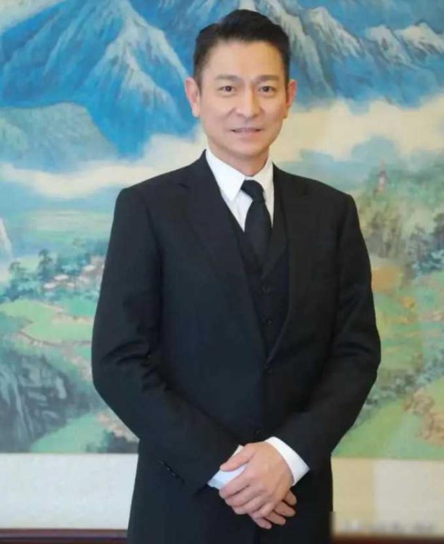 人民大会堂镜头下的明星，吴京老了，黄晓明发胖，宋佳周迅太惊艳-9.jpg