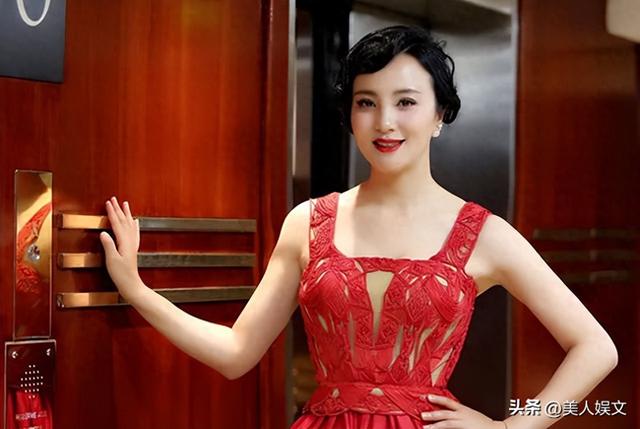 来自重庆的20位美女明星，个个肤白貌美，热辣滚烫，你最喜欢谁？-1.jpg