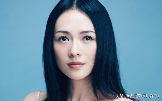 真人干瘦枯黄，荧屏上惊艳全场，这5位女明星上镜前后反差巨大-12.jpg