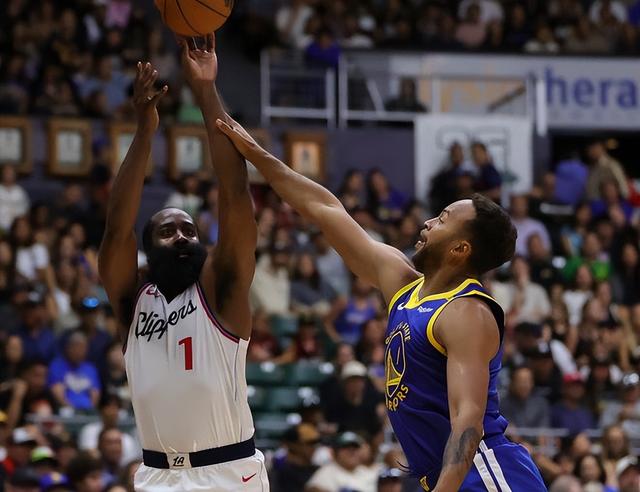 NBA季前赛：沃特斯三分绝杀勇士险胜快船 哈登13+8库里三分4中0-2.jpg