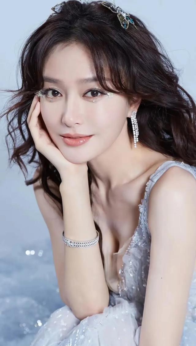 最漂亮的6位70位女明星，个个风韵犹存，被称为大众心目中的老婆-12.jpg