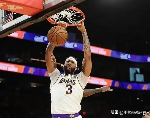 NBA:今日最新战况，湖人惨败太阳落第6，火箭屠狼紧逼第2的勇士-2.jpg