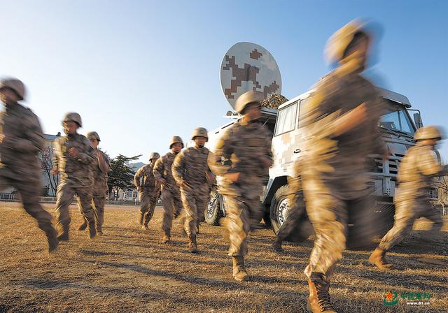 解放军和武警部队扎实开展新年度军事训练影像-8.jpg